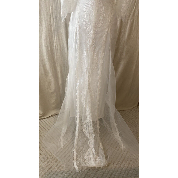 NWT Merry's Wedding Dress Size 4 Sheer Lace Silky Lining Flowing Bottom Train - Picture 15 of 16